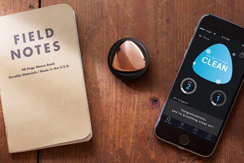 TZOA Is a Wearable Device That Helps You Breathe Cleaner Air