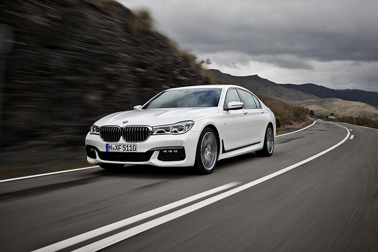 BMW Unveils New Line of 7-Series Cars