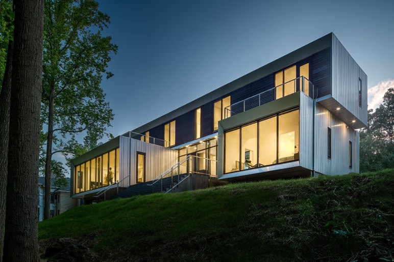Bridge House by Höweler+Yoon Architecture