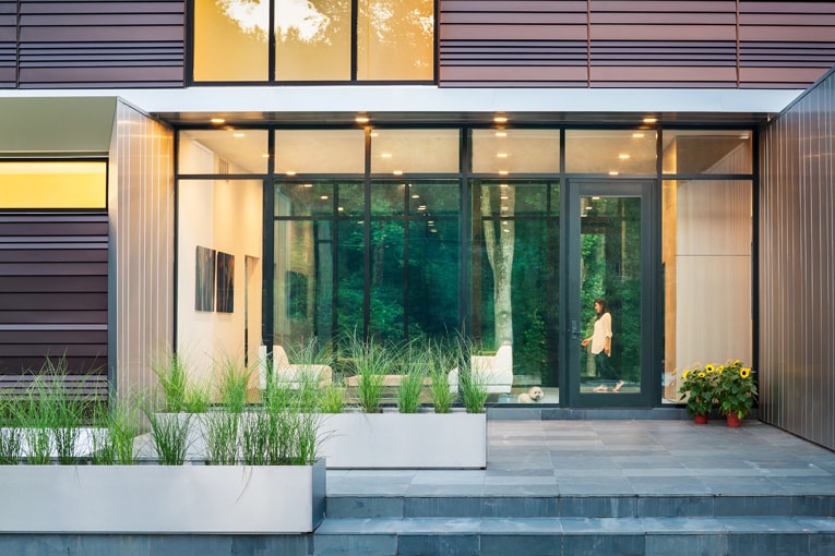 Bridge House by Höweler+Yoon Architecture