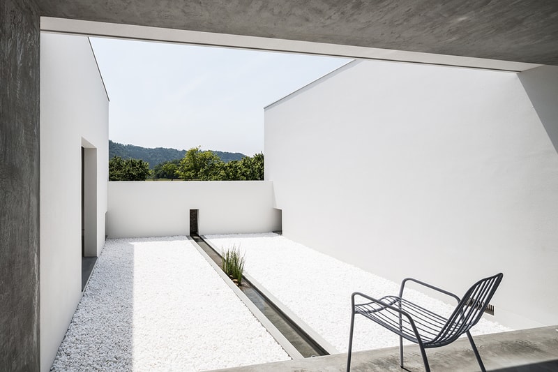 Courtyard House by Kouichi Kimura Architects