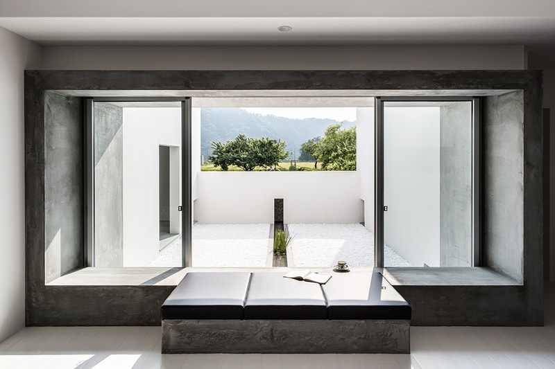 Courtyard House by Kouichi Kimura Architects
