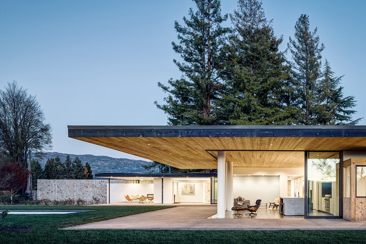 House Set on the Valley Floor by Jørgensen Design