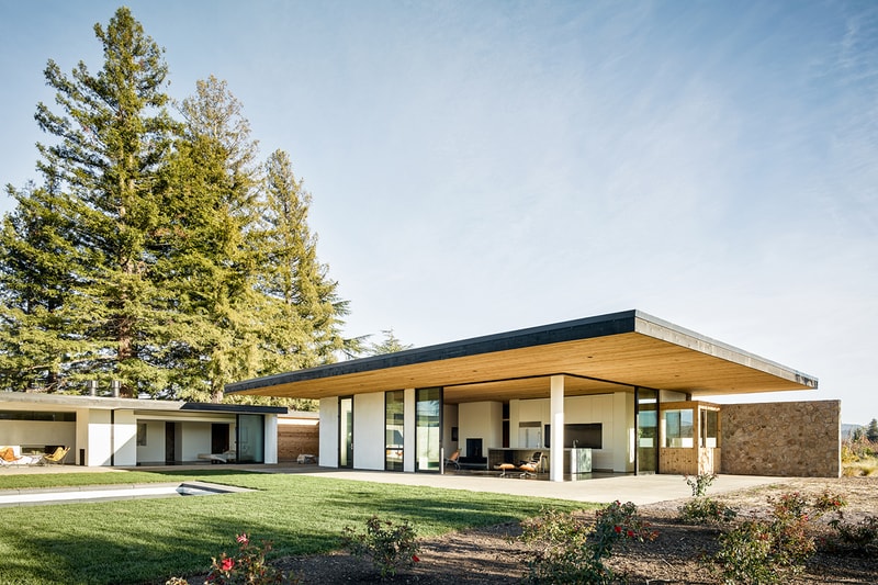House Set on the Valley Floor by Jørgensen Design
