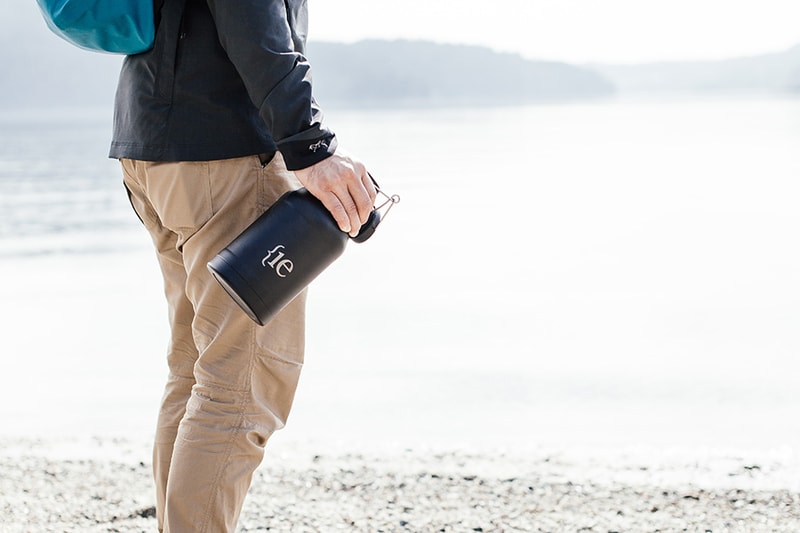 {illustrated example X MiiR "Growler and Howler" Flask Set