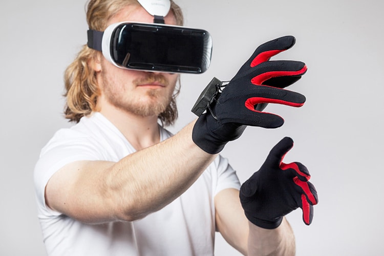 Virtual Gloves Are Available for an Even More Immersive Gaming Experience