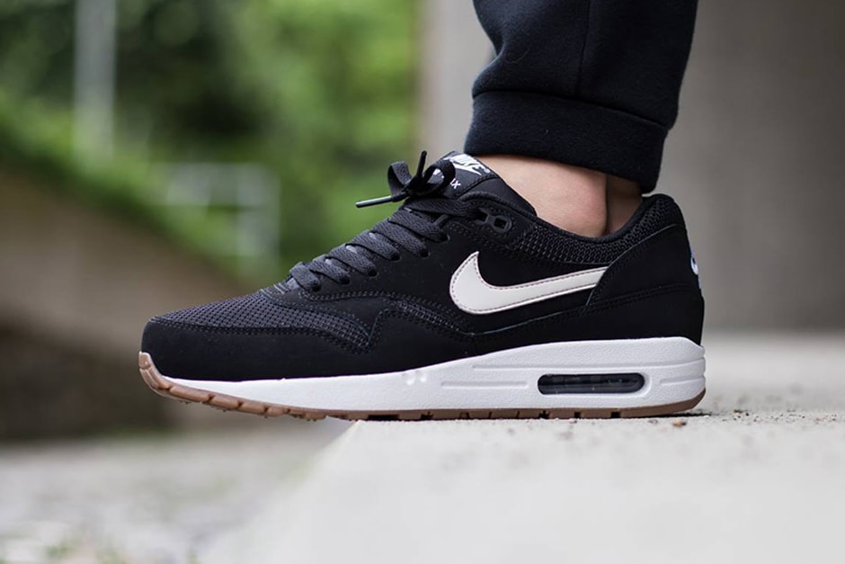 Nike Air Max 1 Essential Black Light Bone White Hypebeast Nike Air Max 1 Essential Black Light Bone White Hypebeast