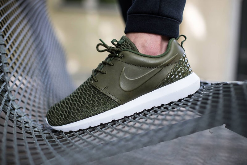 Nike Roshe One Flyknit Premium Rough Green/Black-Sequoia