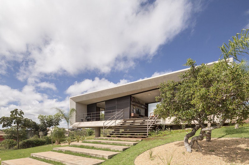Amazing Architecture of Solar de Serra House in Brazil