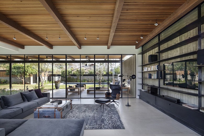The Hofit House by Blatman-Cohen Architects