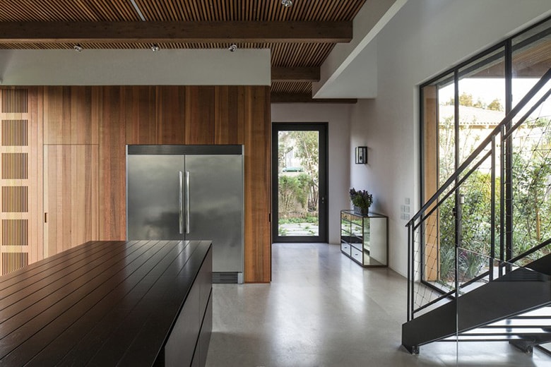 The Hofit House by Blatman-Cohen Architects