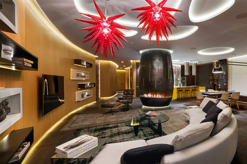 This Designer Home Disguises Its Central Column as a Fireplace