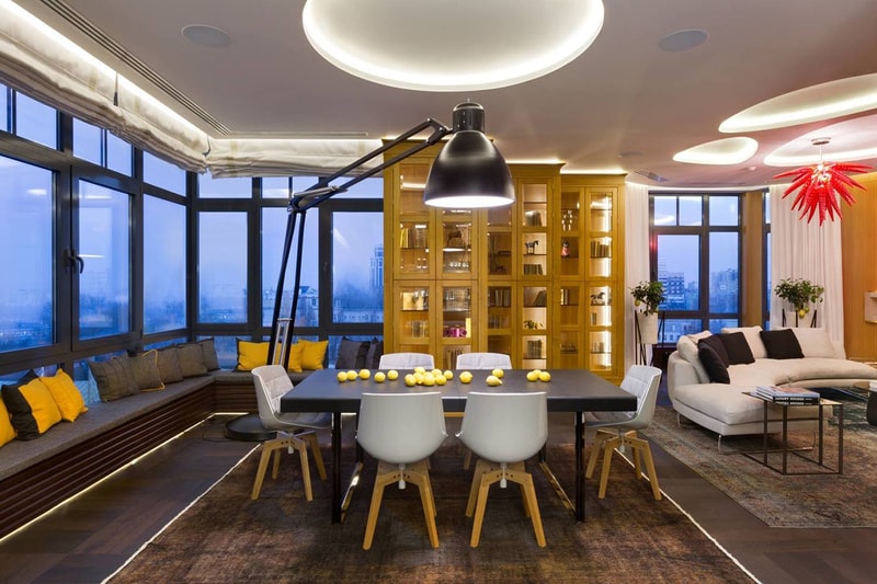 This Designer Home Disguises Its Central Column as a Fireplace