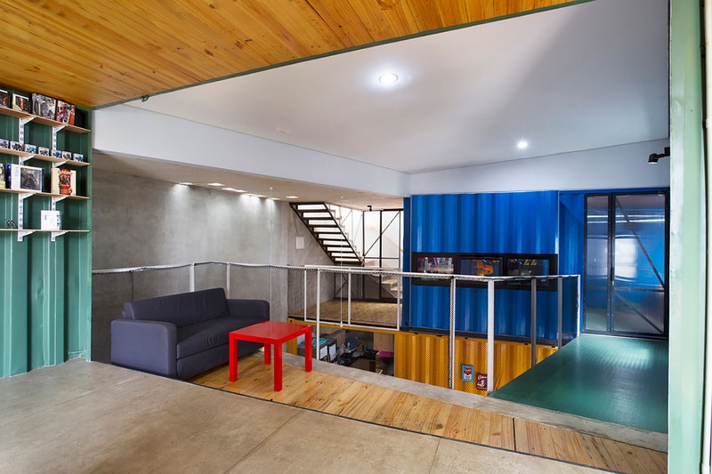 Atelier Riri Creates Home out of Shipping Containers