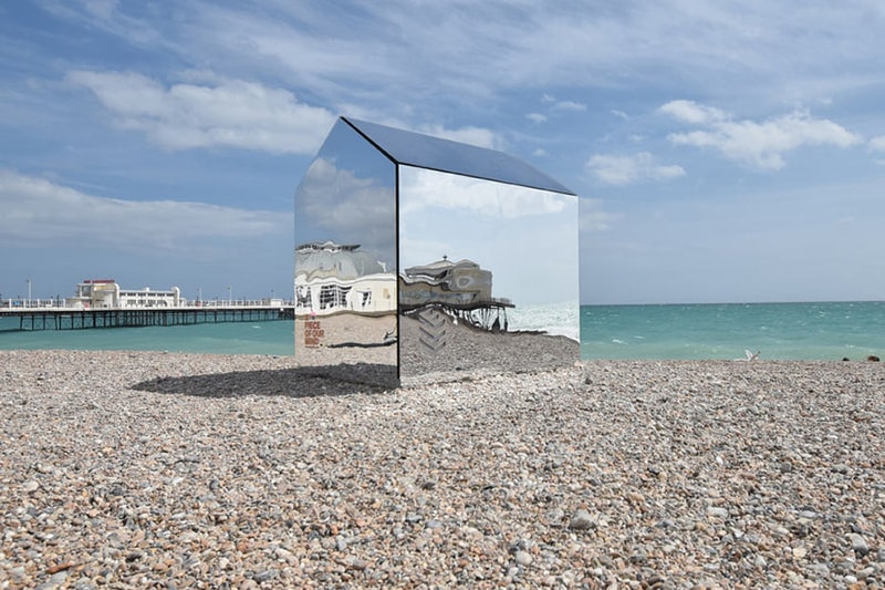 Mirrored Beach Hut by ECE Architecture