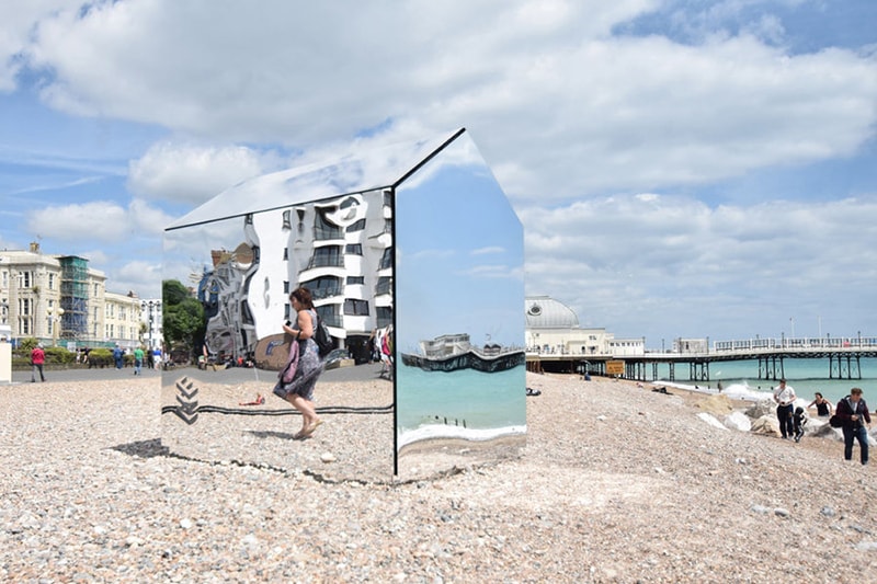Mirrored Beach Hut by ECE Architecture