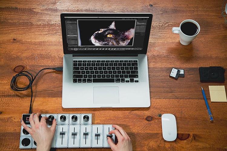 Palette Customizable Desktop Controllers for Designers and Creatives