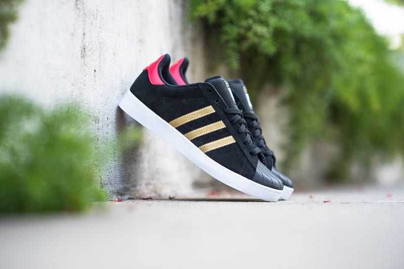 adidas superstar vulc adv shoes black/gold/red