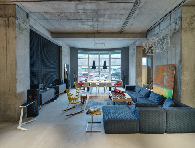 Inside the DIZZAAP Headquarters by Sergey Makhno Architectural Workshop