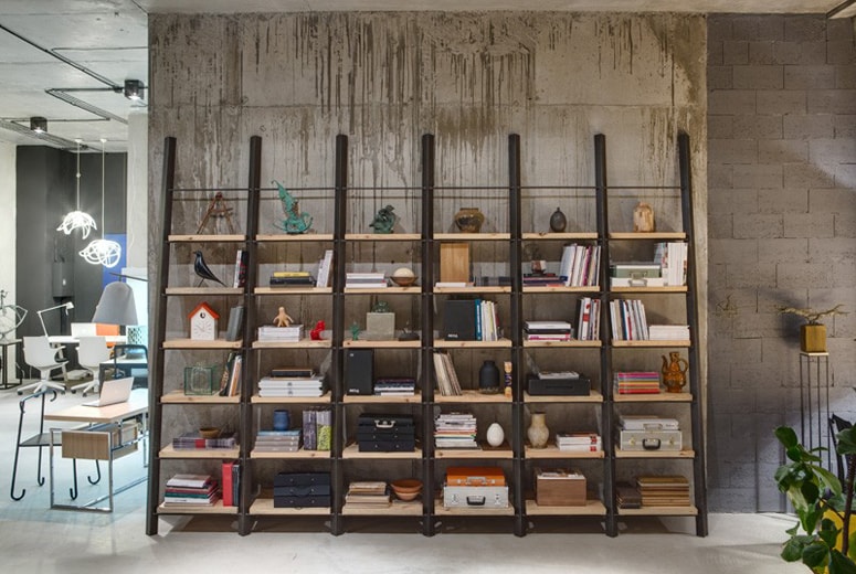 Inside the DIZZAAP Headquarters by Sergey Makhno Architectural Workshop