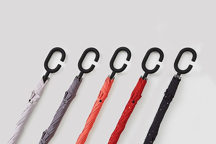 Phone-brella by kt Design Means You Can Now Text in the Rain