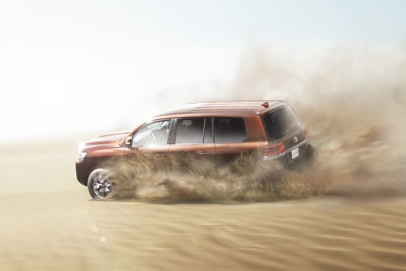 Toyota Reveals Land Cruiser 200 in Japan