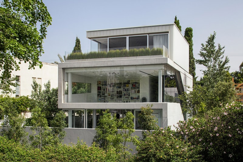 A Modern Concrete House in Tel Aviv