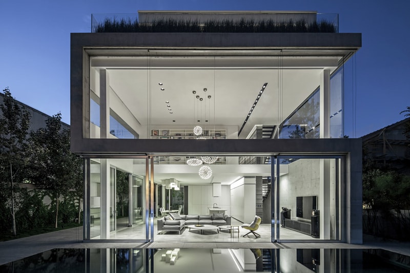 A Modern Concrete House in Tel Aviv