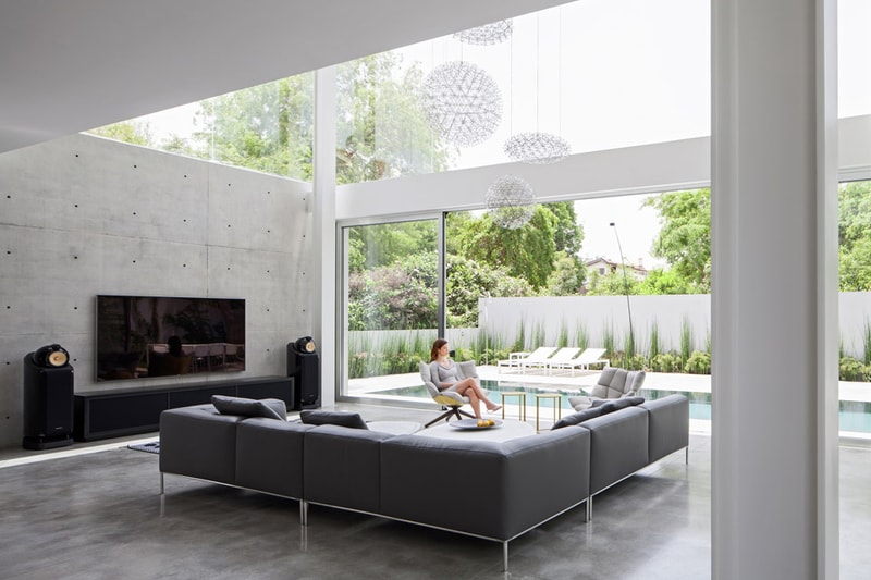 A Modern Concrete House in Tel Aviv
