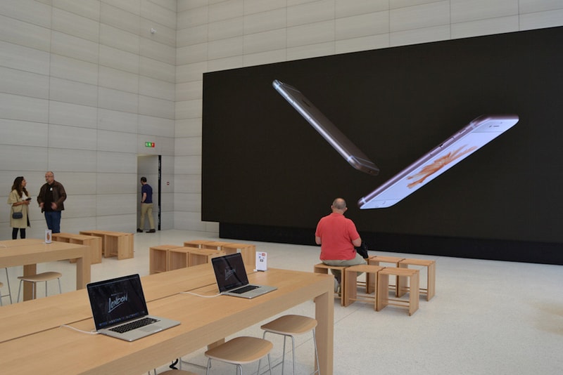 Apple Store Brussels by Jony Ive 