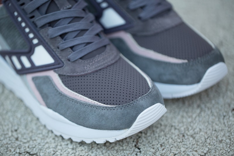 BAIT Brooks Sneaker Rabbit Foot