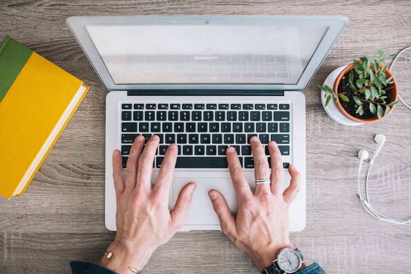 Fashion Bloggers Work 100 Hours a Week