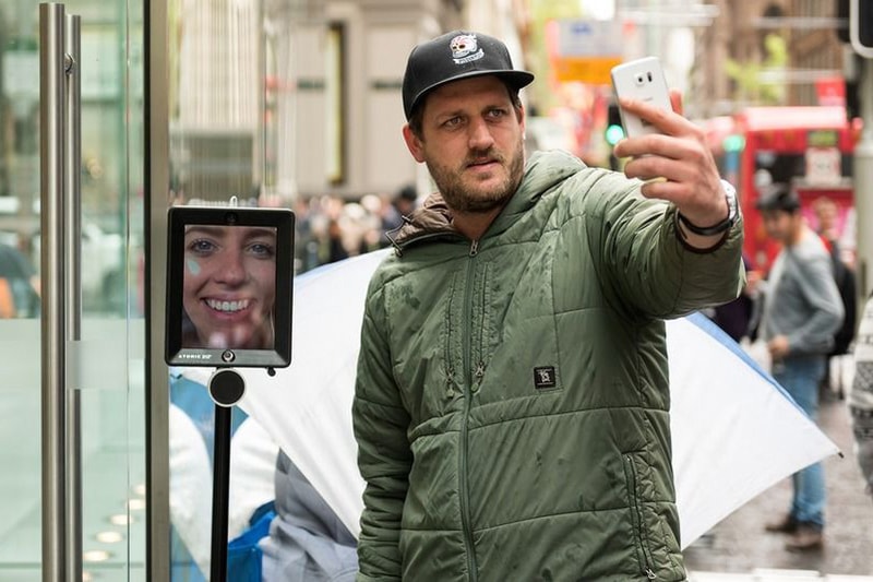 iPad In Line for iPhone 6S