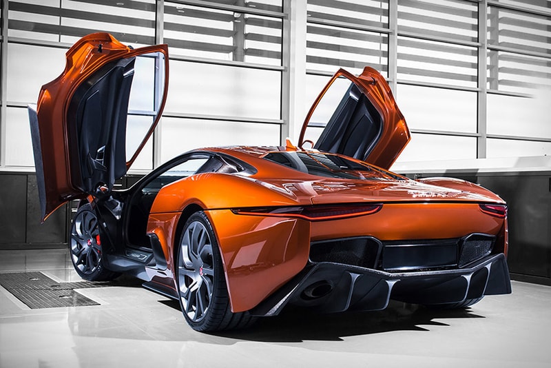 Jaguar C-X75 Bond