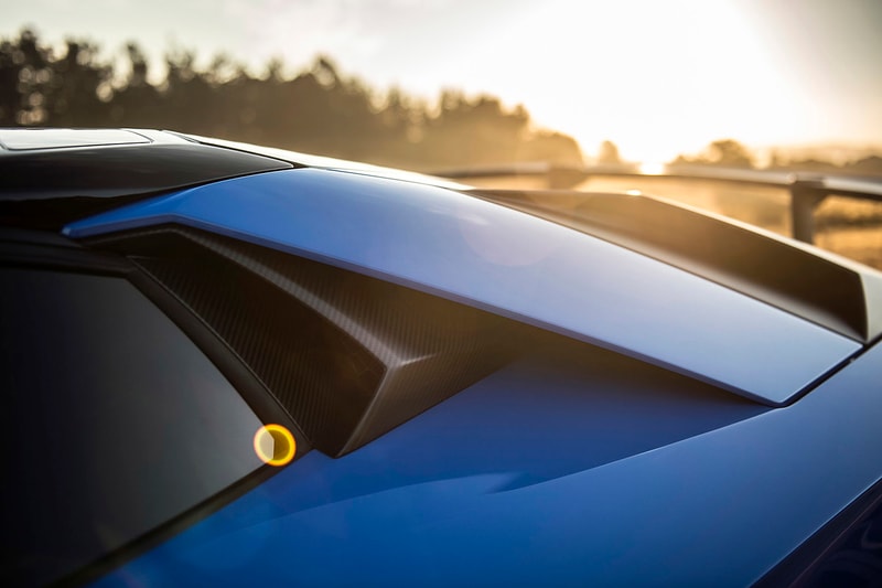 Lamborghini Aventador LP750-4 Roadster Photos