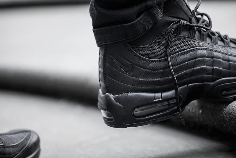 air max 95 sneakerboot on feet