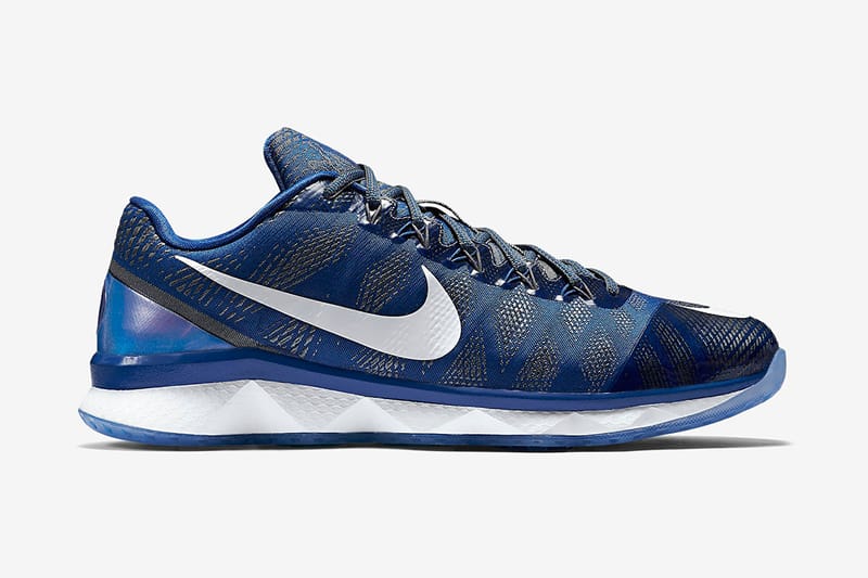 Nike CJ3 Flyweave Trainer "Lions"