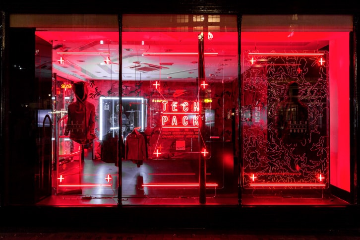 Nike "Tech Pack Base" Powered by size?