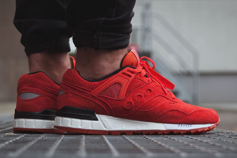 saucony shoes red