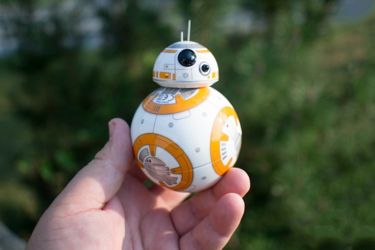 See Sphero's Star Wars BB8 Rotating Droid in Action