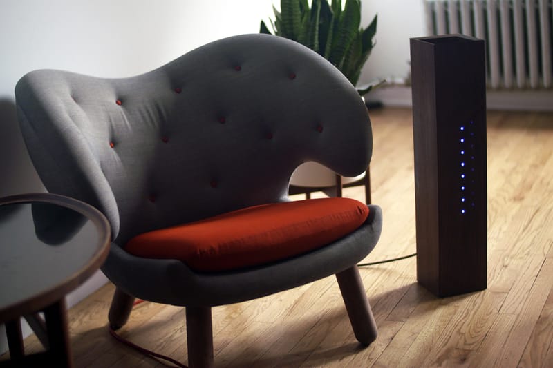 This Sleek Umbrella Holder Tells You the Weather Before You Head Out