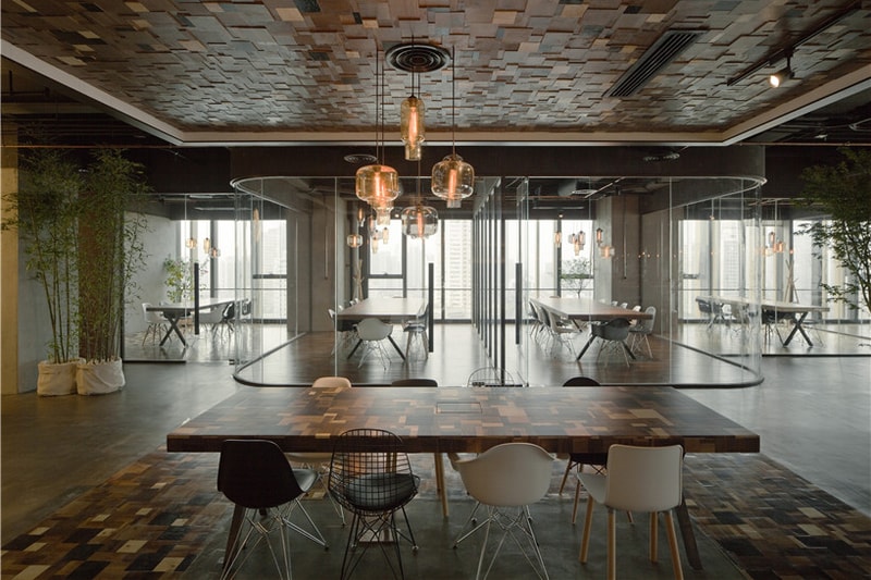 LEO Digital Network Shanghai Headquarters by LLLab