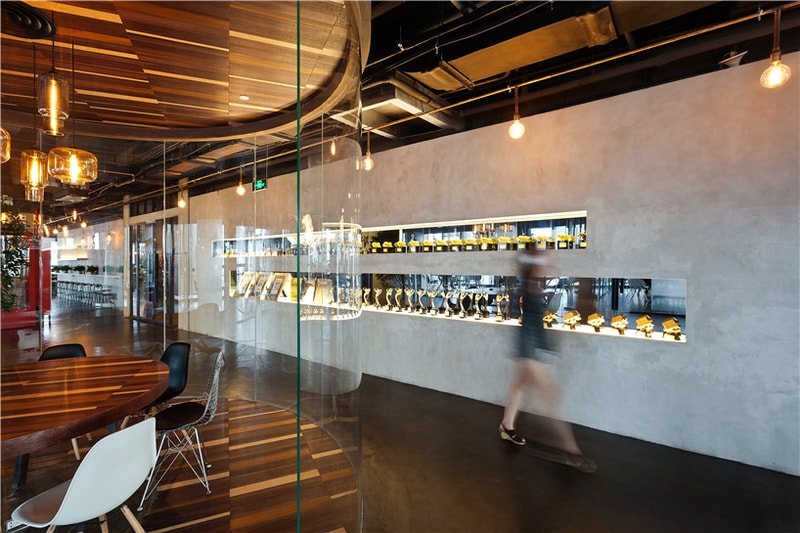 LEO Digital Network Shanghai Headquarters by LLLab