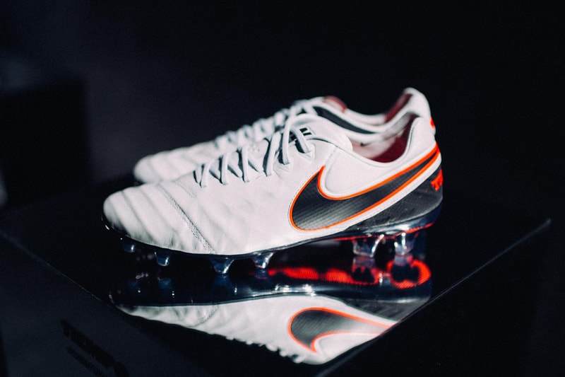 Nike Football Liquid Chrome Pack