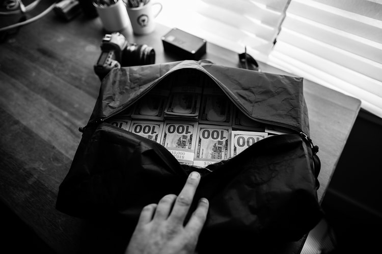 SDR Traveller Drops the Perfect Bag for Hauling $1 Million USD in Cash