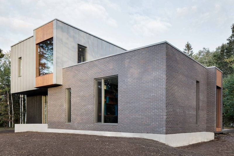 Bic V Angl Home by NatureHumaine Architects