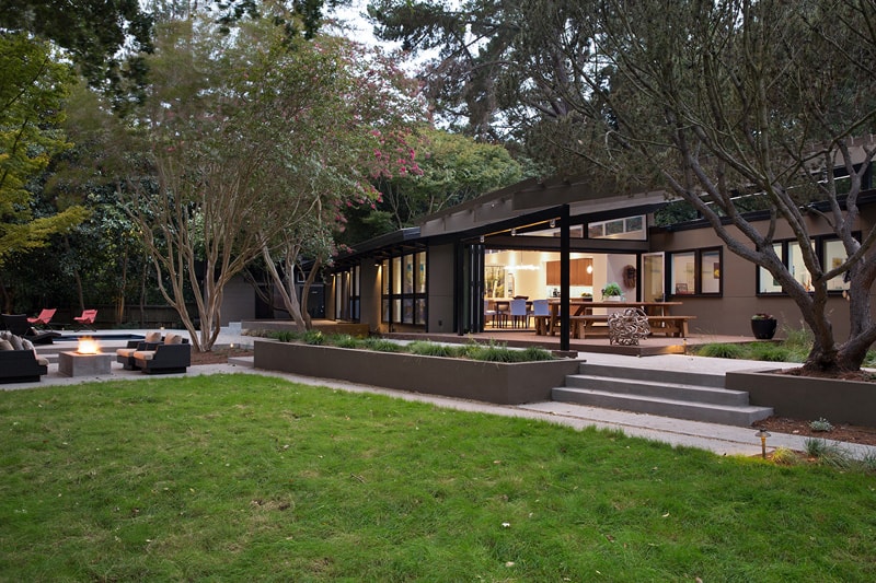 This Mid-Century Bay Area Home Embraces Open Spaces 