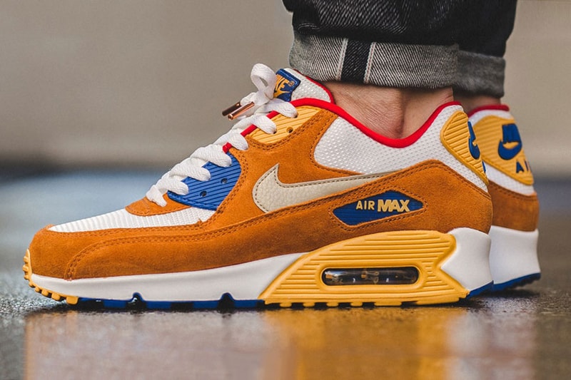 Nike Air Max 90 in Curry
