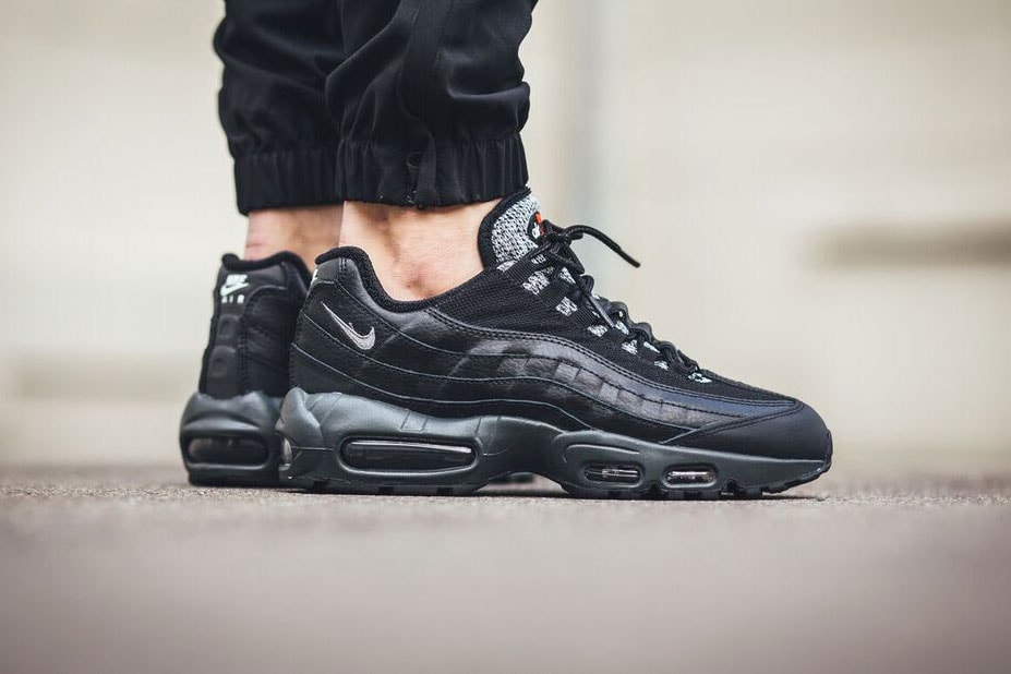 Nike Air Max 95 Essential  