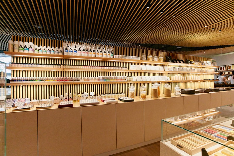 Pigment Tokyo Art Store